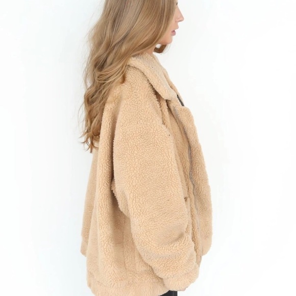 Point Blank Jacket In TAN Teddy - Picture 4 of 8